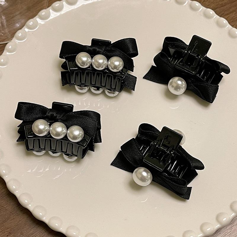 2Pcs Elegant Sweet Pearl Bow Hair Clip For Women Girls Simple Hair Clip Versatile Exquisite Hair Accessories Gifts
2Pcs Elegant Sweet Pearl Bow Hair Clip For Women Girls Simple Hair Clip Versatile Exquisite Hair Accessories Gifts