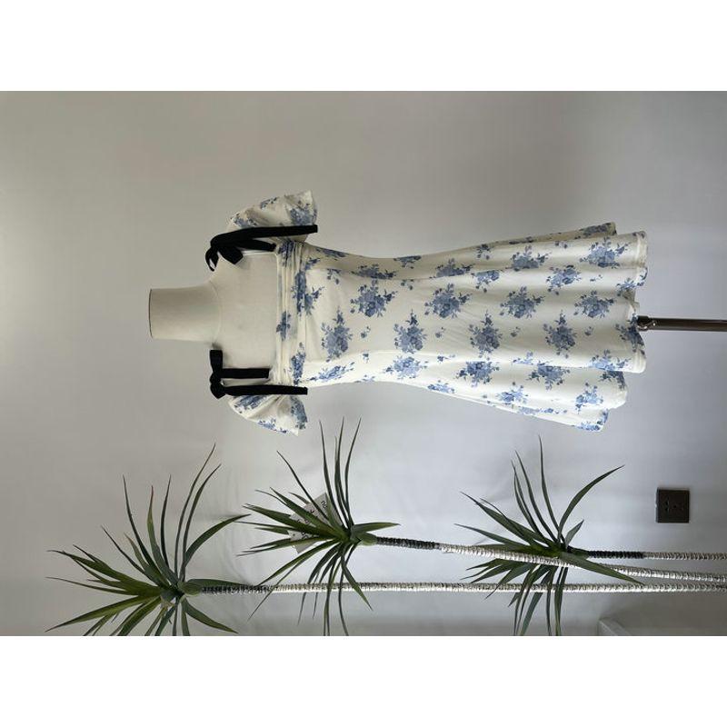 C * Der Original Single Heart Blue and White Layered Yarn Floral Skirt off-Shoulder Waist Hugging Dress Mid Skirt Figure color XXS
C * Der Original Single Heart Blue and White Layered Yarn Floral Skirt off-Shoulder Waist Hugging Dress Mid Skirt Figure color XXS