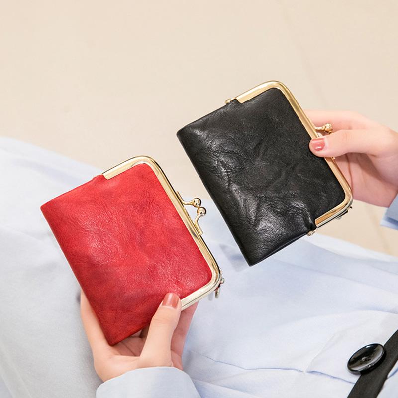 Женский кошелек, маленький женский компактный двойной кожаный кошелек с RFID, винтажный кошелек для монет с застежкой-молнией и замком поцелуя
Женский кошелек, маленький женский компактный двойной кожаный кошелек с RFID, винтажный кошелек для монет с застежкой-молнией и замком поцелуя