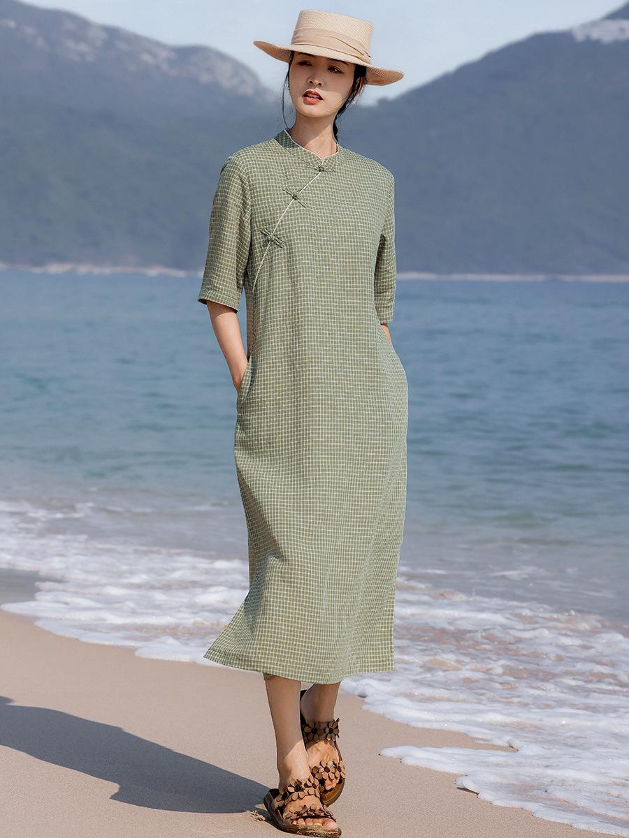 Chinese Style Qipao Cotton-Linen Plaid Dress with Lace and Frog Buttons - Retro Summer Dress M
Chinese Style Qipao Cotton-Linen Plaid Dress with Lace and Frog Buttons - Retro Summer Dress M