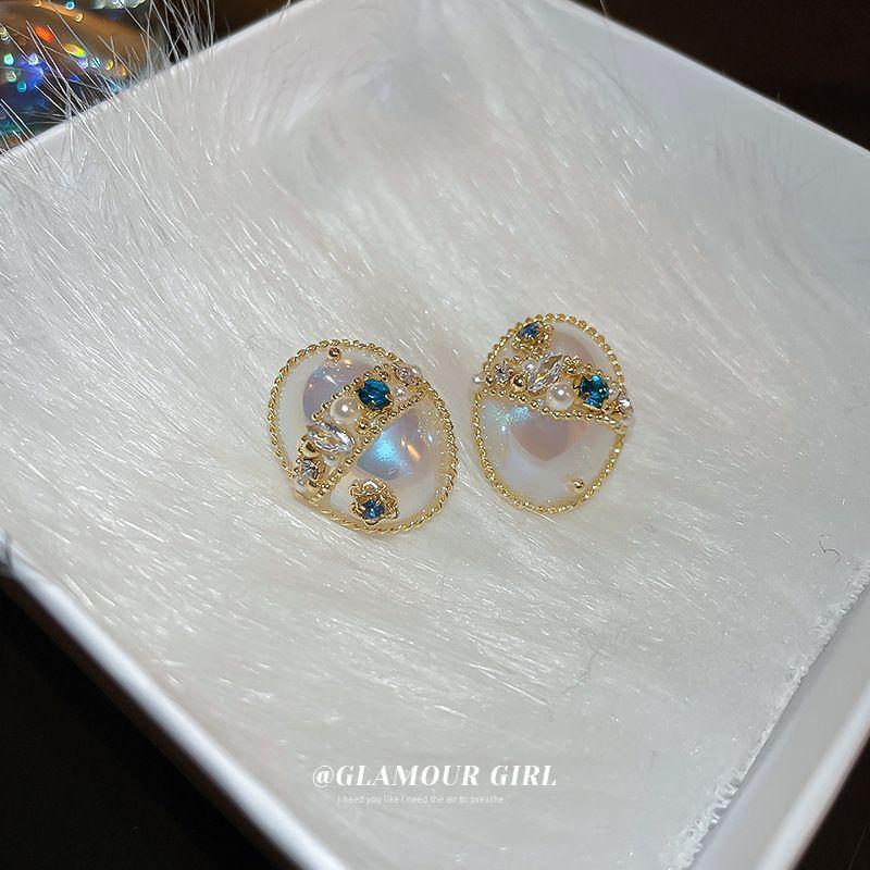 Овальные серьги с жемчугом и цирконом, изысканные серьги-гвоздики высокого класса в нишевом стиле, универсальные серьги для женщин
Овальные серьги с жемчугом и цирконом, изысканные серьги-гвоздики высокого класса в нишевом стиле, универсальные серьги для женщин