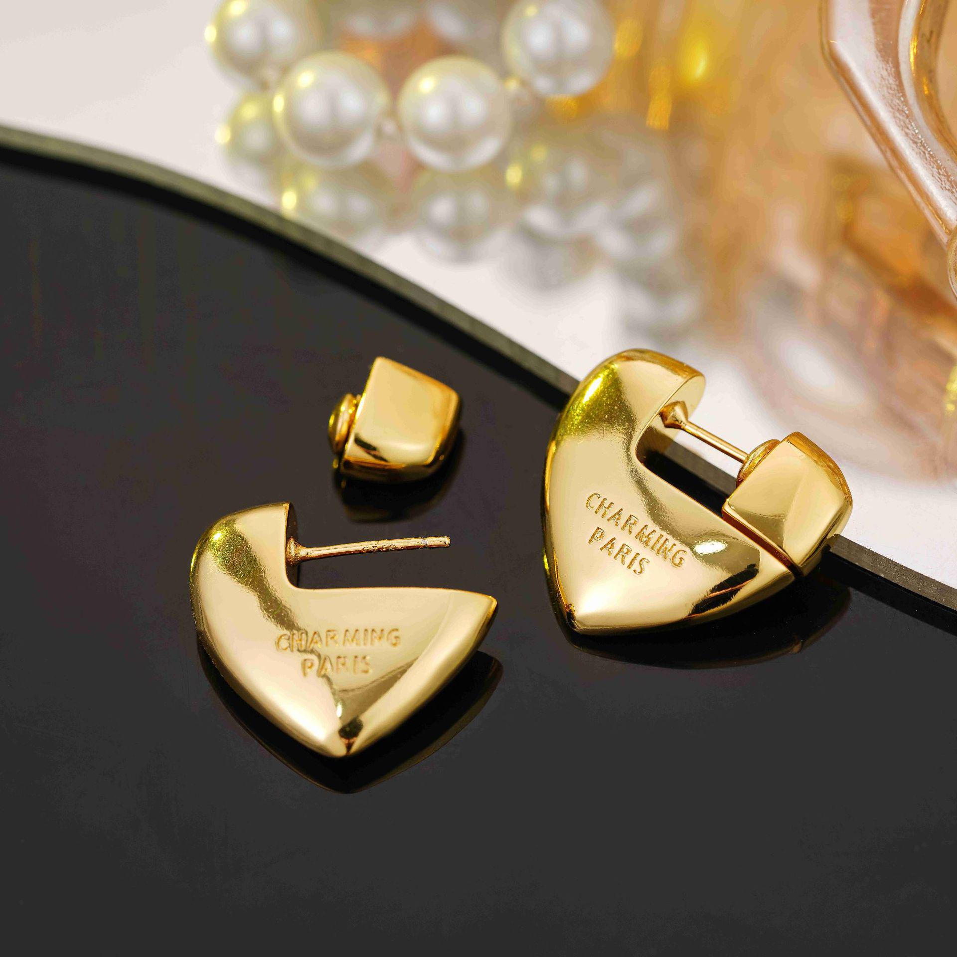 18K Gold Heart Earrings: Japanese & Korean Style, Simple Cold Design with Color Retention - for Women
18K Gold Heart Earrings: Japanese & Korean Style, Simple Cold Design with Color Retention - for Women