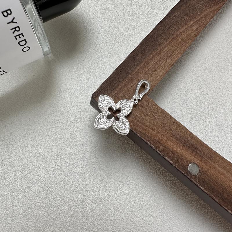 S925 Sterling Silver Korean Chic Arabesque Texture Pendant 925 Silver
S925 Sterling Silver Korean Chic Arabesque Texture Pendant 925 Silver