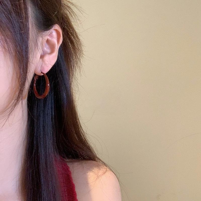 Vintage Red Earrings Plain Ear Rings Women s High-end Feeling Ear Rings Women s Temperament Buckles Earrings Gift
Vintage Red Earrings Plain Ear Rings Women s High-end Feeling Ear Rings Women s Temperament Buckles Earrings Gift