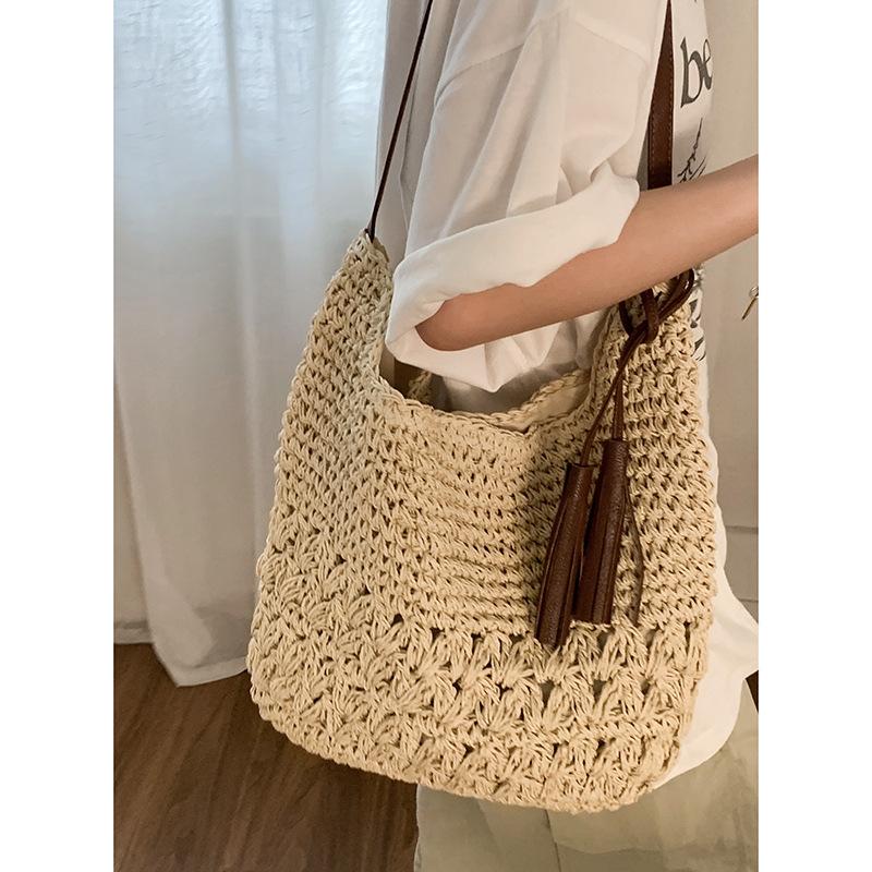 Retro literary woven bag women s 2025 new fashion large capacity straw bag fringe simple shoulder tote bag покинуть белый
Retro literary woven bag women s 2025 new fashion large capacity straw bag fringe simple shoulder tote bag покинуть белый
