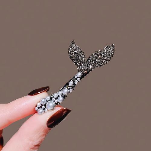 Mermaid Tail Hairpin Female Bangs Side Clip Full of Diamonds Pearl Headdress Premium Duckbill Clip Hair Jewelry
Mermaid Tail Hairpin Female Bangs Side Clip Full of Diamonds Pearl Headdress Premium Duckbill Clip Hair Jewelry