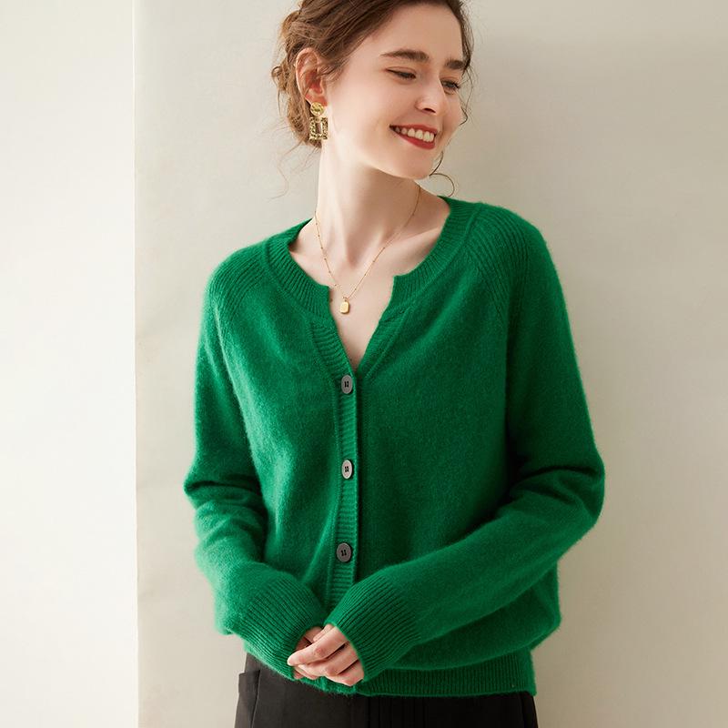 Women s Thick Cashmere Round Neck Raglan Sleeve Sweater Cardigan - Loose Fit, Autumn/Winter Versatile Outerwear XL (130-150 jin)
Women s Thick Cashmere Round Neck Raglan Sleeve Sweater Cardigan - Loose Fit, Autumn/Winter Versatile Outerwear XL (130-150 jin)