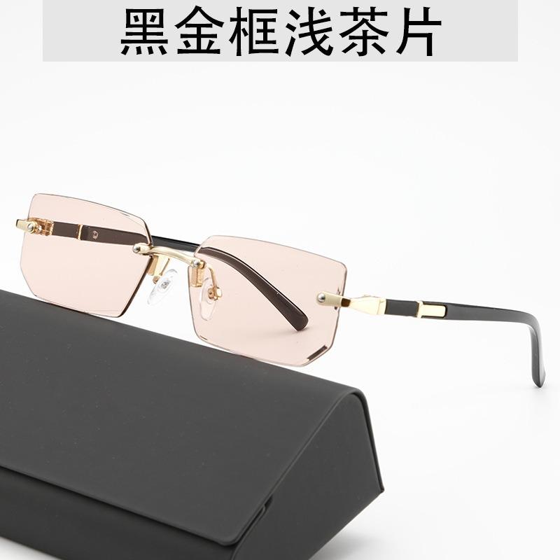 Frameless Fashionable Cut Edge Sunglasses for Women, European and American Metal Small Frame Personalized Wearing Sunglasses
Frameless Fashionable Cut Edge Sunglasses for Women, European and American Metal Small Frame Personalized Wearing Sunglasses