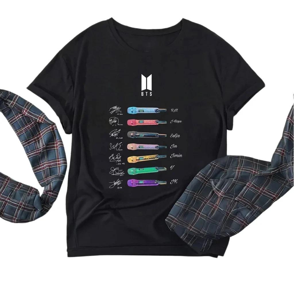 Футболка BTS ARIRANG World Tour 2026 з принтом фотографій учасників Літня бавовняна футболка з коротким рукавом для фанатів K-Pop Army Повсякденна футболка S синій
Футболка BTS ARIRANG World Tour 2026 з принтом фотографій учасників Літня бавовняна футболка з коротким рукавом для фанатів K-Pop Army Повсякденна футболка S синій