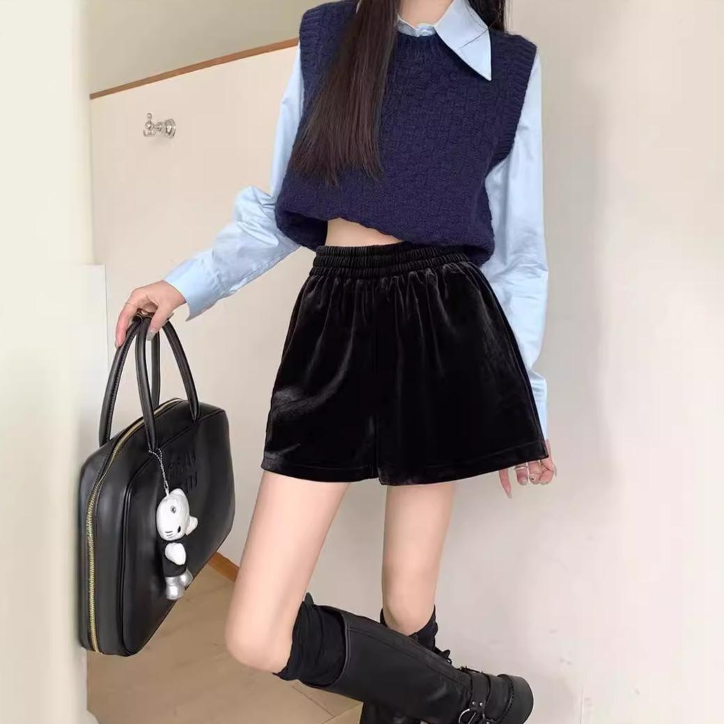 2024 Stylish High Waist Gold Velvet Wide Leg Shorts for Women - Spring/Autumn Fashionable Outerwear Booty Shorts M
2024 Stylish High Waist Gold Velvet Wide Leg Shorts for Women - Spring/Autumn Fashionable Outerwear Booty Shorts M