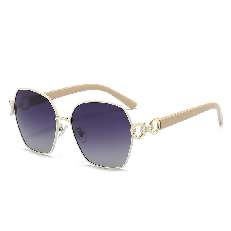 Vintage Butterfly Polarized Oversized Sunglasses Women Retro Double Ring Design Gradient Square Sun Glasses Female UV400 Gafas no case
Vintage Butterfly Polarized Oversized Sunglasses Women Retro Double Ring Design Gradient Square Sun Glasses Female UV400 Gafas no case