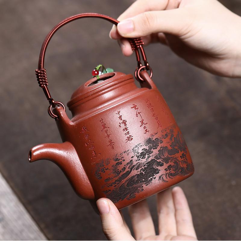 400ml Yixing Purple Clay Teapots Handmade Yang Tong Lifting Handle Pot Raw Ore Downhill Mud Kettle With Filter Zisha Tea Set Cha
400ml Yixing Purple Clay Teapots Handmade Yang Tong Lifting Handle Pot Raw Ore Downhill Mud Kettle With Filter Zisha Tea Set Cha