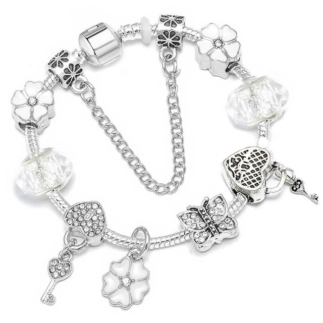 Милые браслеты серебряного цвета с мультяшными бусинами-бабочками, браслеты для женщин, ювелирных изделий для мальчиков и девочек, подарок 17cm
Милые браслеты серебряного цвета с мультяшными бусинами-бабочками, браслеты для женщин, ювелирных изделий для мальчиков и девочек, подарок 17cm