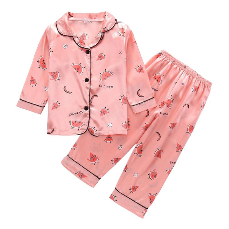 Детский пижамный комплект из ледяного шелка, милый кардиган с мультяшным фруктовым принтом, пальто и брюки, одежда для сна 130
Детский пижамный комплект из ледяного шелка, милый кардиган с мультяшным фруктовым принтом, пальто и брюки, одежда для сна 130