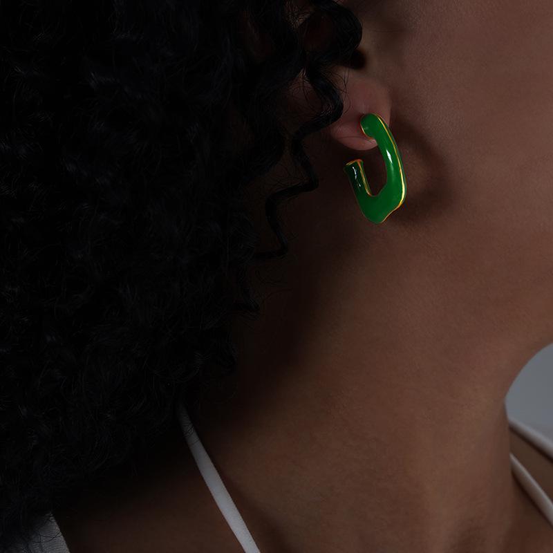 Retro Green Drip Oil U-Shaped Tassel Earrings: 18k Gold & Titanium Steel 
Retro Green Drip Oil U-Shaped Tassel Earrings: 18k Gold & Titanium Steel