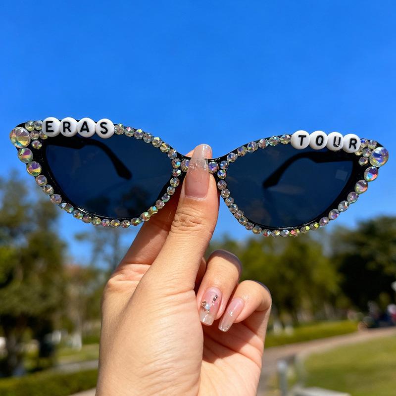 Sunglasses Fashion Diamond-Encrusted Alphabet Men S And Women S Party Sunglasses чорний
Sunglasses Fashion Diamond-Encrusted Alphabet Men S And Women S Party Sunglasses чорний