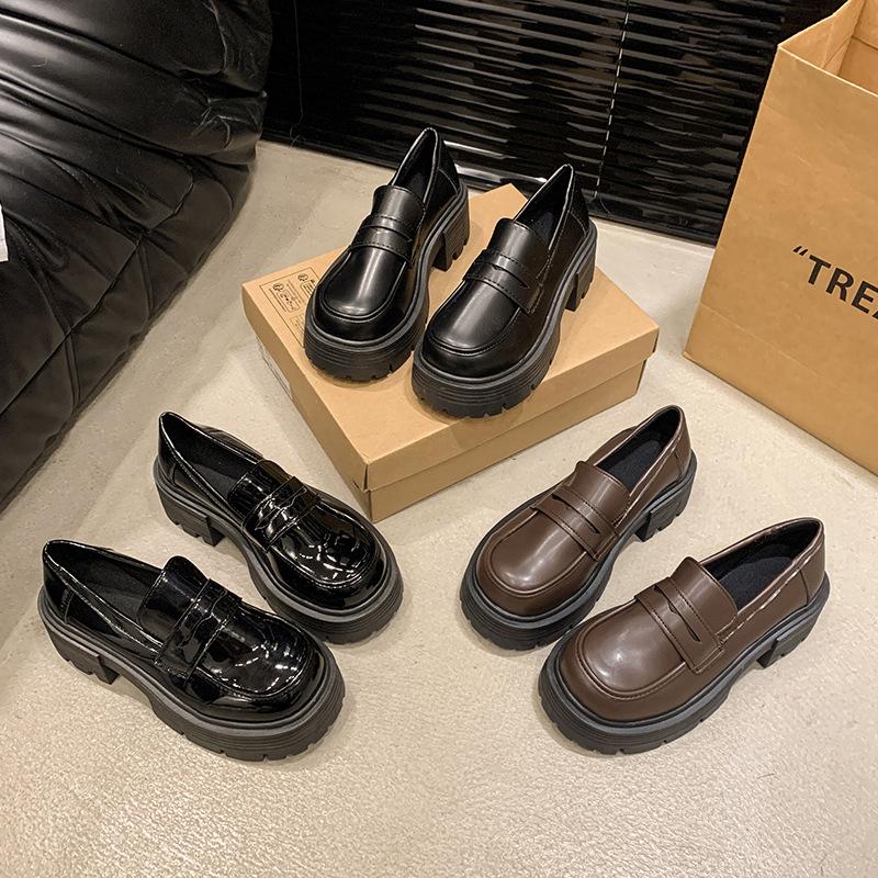 French British style platform small leather shoes 2025 spring and autumn new lazy one-pedal loafers women increase college style 35
French British style platform small leather shoes 2025 spring and autumn new lazy one-pedal loafers women increase college style 35