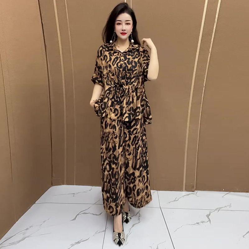 Chic Summer Fashion Set: Leopard Print Mid-Sleeve Top & Wide-Leg Pants for Moms XL for 110-125 jin
Chic Summer Fashion Set: Leopard Print Mid-Sleeve Top & Wide-Leg Pants for Moms XL for 110-125 jin