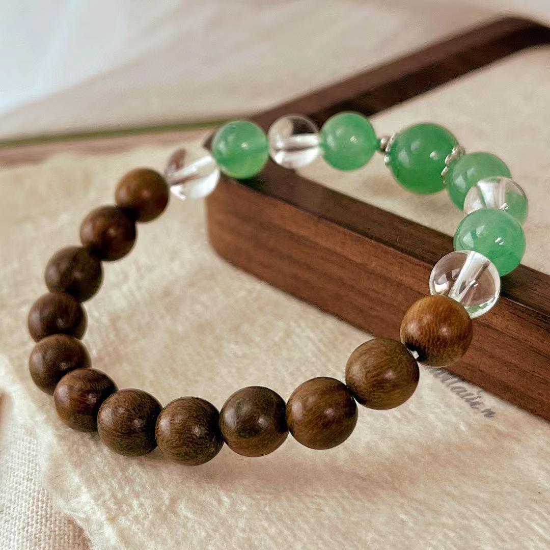 Vintage Atmosphere, Natural White Crystal Dongling Jade Sandalwood Bracelet, Literary And Artistic Fan Bracelet.
Vintage Atmosphere, Natural White Crystal Dongling Jade Sandalwood Bracelet, Literary And Artistic Fan Bracelet.