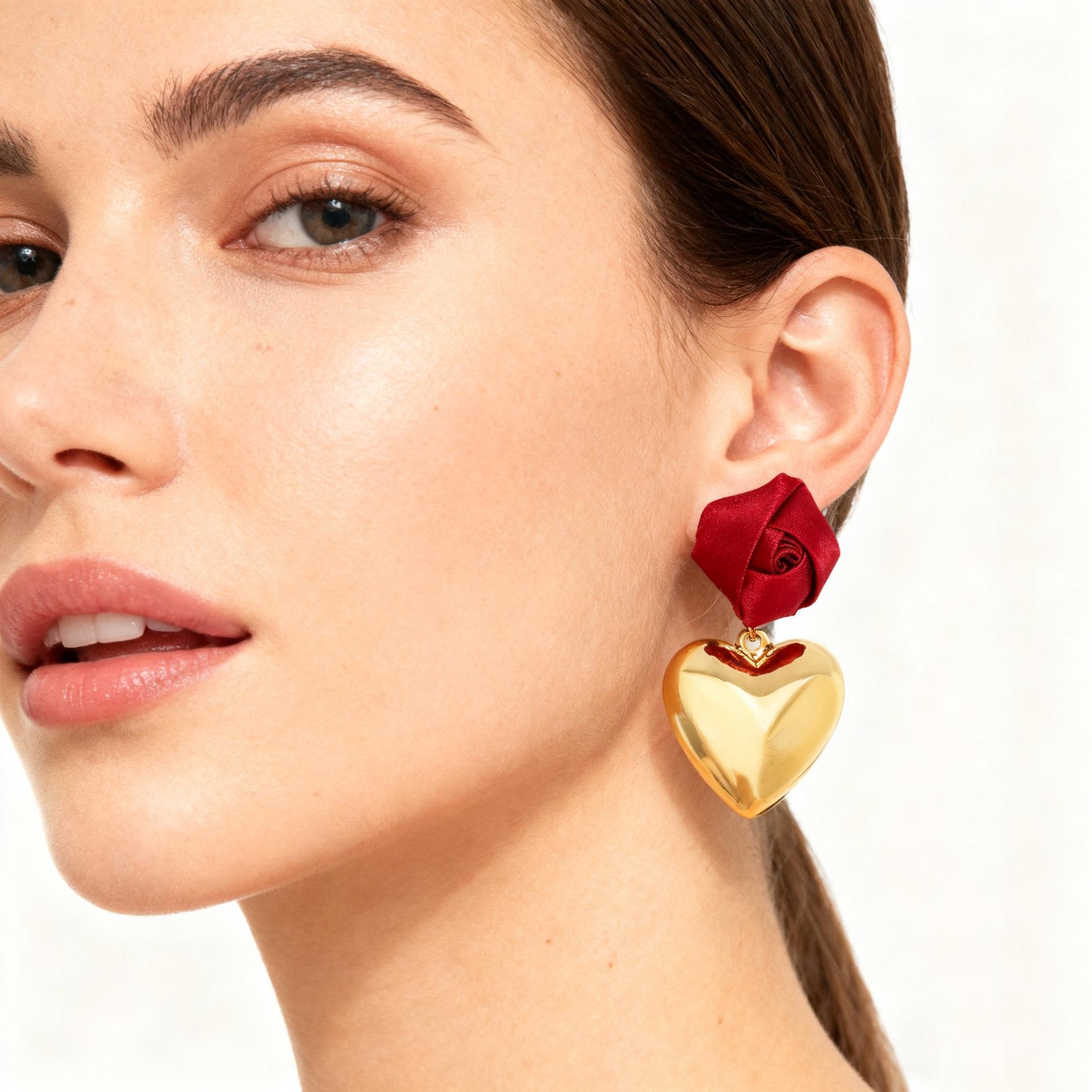 Серьги из циркония One Size
Серьги из циркония One Size