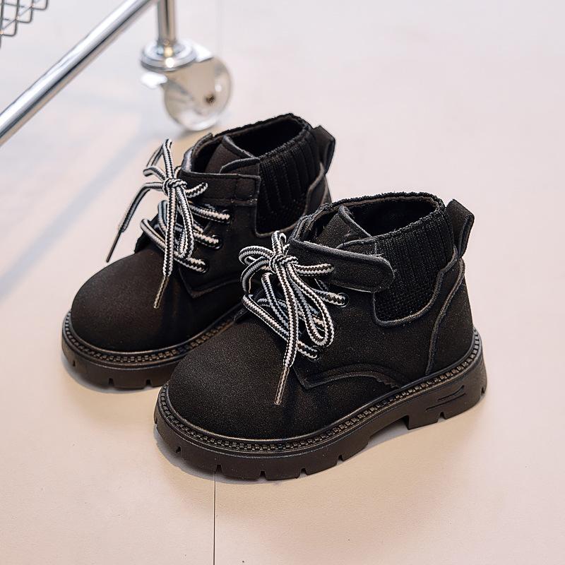 New autumn children s Martin boots, fashionable and versatile, simple yellow boots for boys and girls, leather short boots 21-25Code(One Hand5Doub чёрный
New autumn children s Martin boots, fashionable and versatile, simple yellow boots for boys and girls, leather short boots 21-25Code(One Hand5Doub чёрный