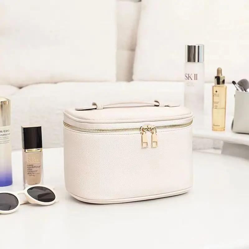 Makeup Bag 2024 New Women s Portable Instagram Handheld Travel Small Cosmetics Toiletries Storage Bag белый
Makeup Bag 2024 New Women s Portable Instagram Handheld Travel Small Cosmetics Toiletries Storage Bag белый