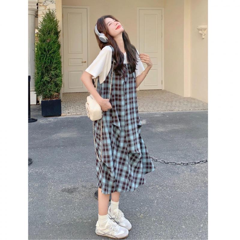 Summer Plaid Maternity Overall Skirt with Loose Belly Cover and Short Sleeves - Stylish, Slimming, and Versatile Fake Two-Piece Wear XL
Summer Plaid Maternity Overall Skirt with Loose Belly Cover and Short Sleeves - Stylish, Slimming, and Versatile Fake Two-Piece Wear XL