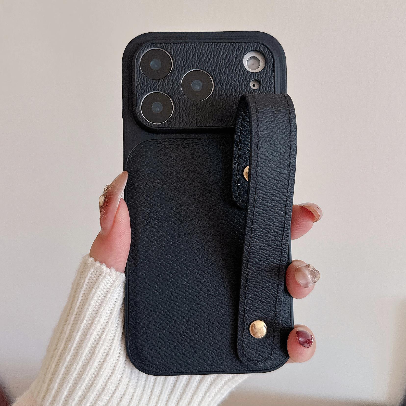 Чехол-браслет Гибридный чехол для телефона из кожи и материала Skin для iPhone 17 Pro Max iPhone 16 15 14 13 Pro Max с ремешком на руку PC+PU Матовый Противоскользящий Жесткий чехол For iPhone 17 чёрный
Чехол-браслет Гибридный чехол для телефона из кожи и материала Skin для iPhone 17 Pro Max iPhone 16 15 14 13 Pro Max с ремешком на руку PC+PU Матовый Противоскользящий Жесткий чехол For iPhone 17 чёрный