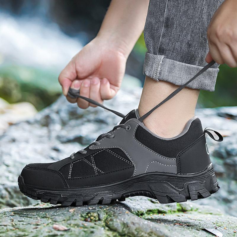 New men s shoes spot outdoor shoes popular mountaineering shoes men s hiking shoes mountain climbing sports non-slip and wear-resistant 40 чорний
New men s shoes spot outdoor shoes popular mountaineering shoes men s hiking shoes mountain climbing sports non-slip and wear-resistant 40 чорний
