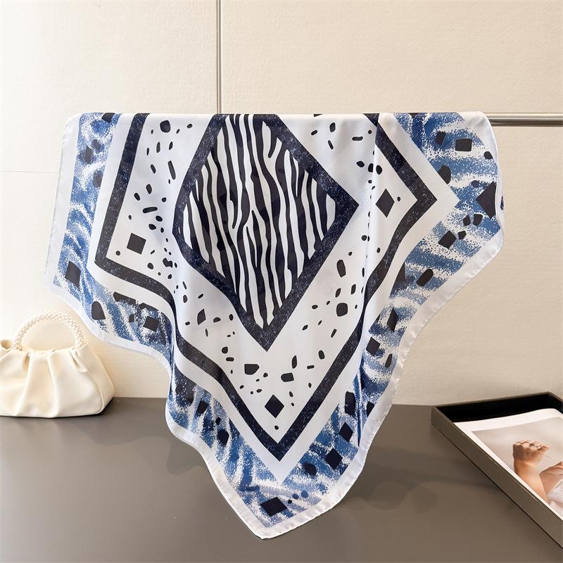 Zebra Pattern Print Square Scarf Luxury Ladies Neckerchief Soft Satin Shawl Stylish Women s Decorative Bandana 70x70cm
Zebra Pattern Print Square Scarf Luxury Ladies Neckerchief Soft Satin Shawl Stylish Women s Decorative Bandana 70x70cm