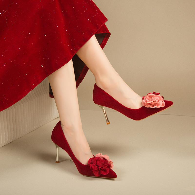Red flower high heels 2024 new Korean version pointed head shallow mouth stiletto one pedal single shoes female bride shoes Xiuhe 35
Red flower high heels 2024 new Korean version pointed head shallow mouth stiletto one pedal single shoes female bride shoes Xiuhe 35