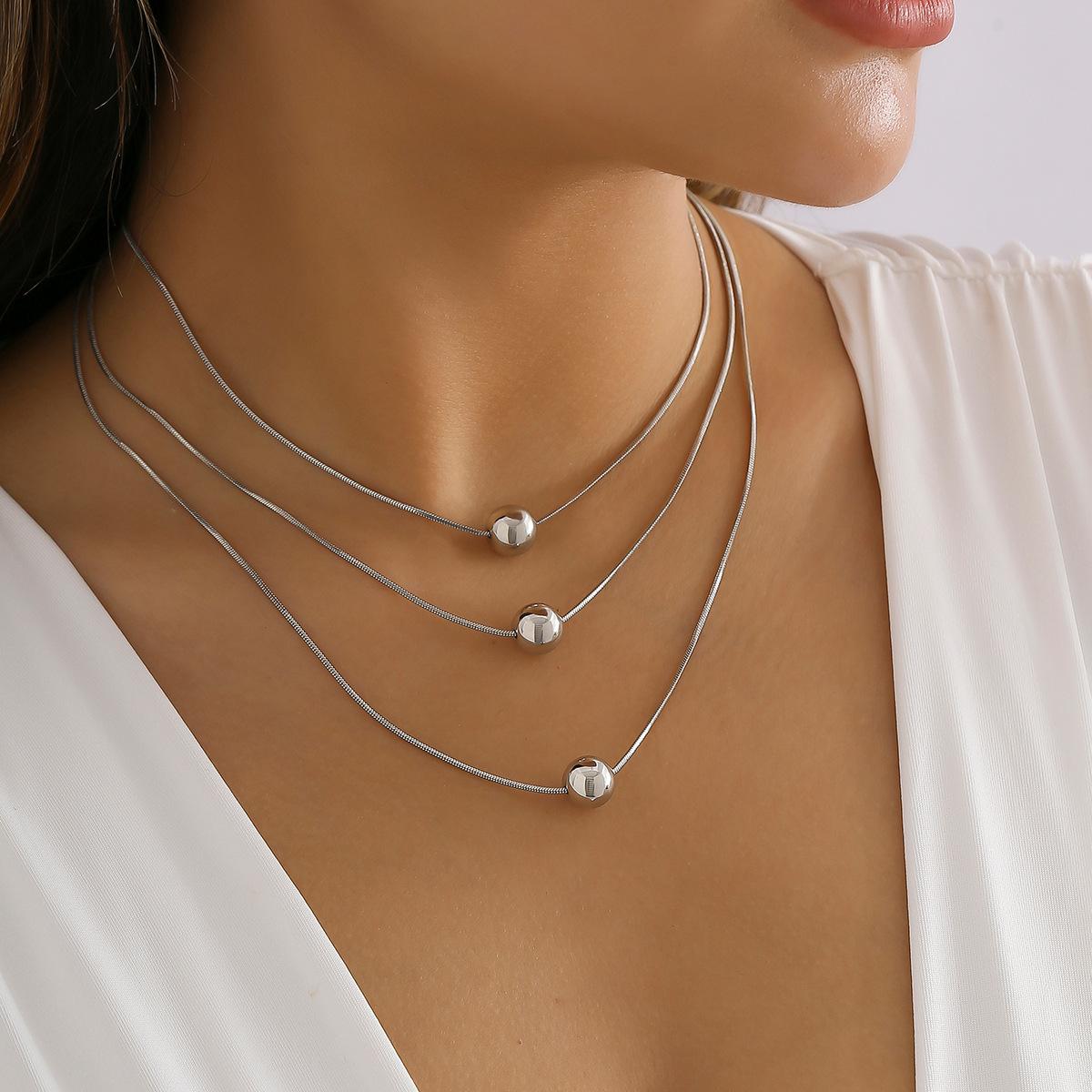 Accessories Niche metal snake bone chain multi-layer necklace, punk round bead pendant tide necklace women
Accessories Niche metal snake bone chain multi-layer necklace, punk round bead pendant tide necklace women