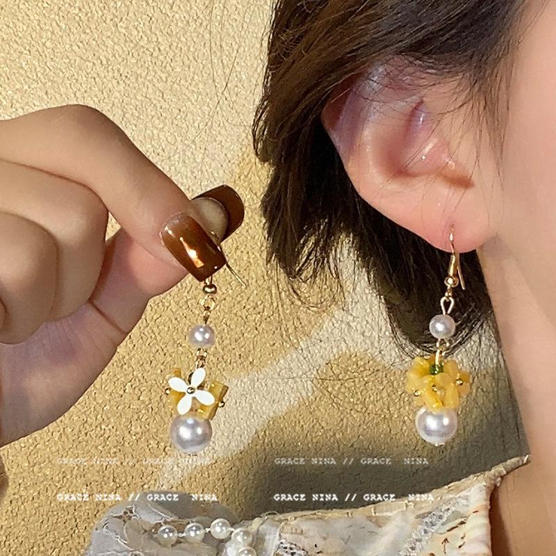Pearl Flower Leaf Tassel Earrings Small Fresh Sweet Versatile Ear Hook Fashion Niche Temperament Earrings Women
Pearl Flower Leaf Tassel Earrings Small Fresh Sweet Versatile Ear Hook Fashion Niche Temperament Earrings Women