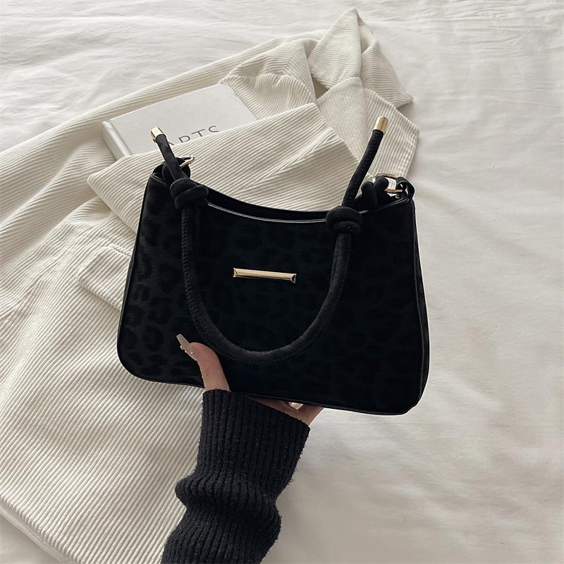 Commuter Underarm Bag - Fashionably Simple, Small and Unique Design - Single Shoulder Crossbody Bag чёрный
Commuter Underarm Bag - Fashionably Simple, Small and Unique Design - Single Shoulder Crossbody Bag чёрный