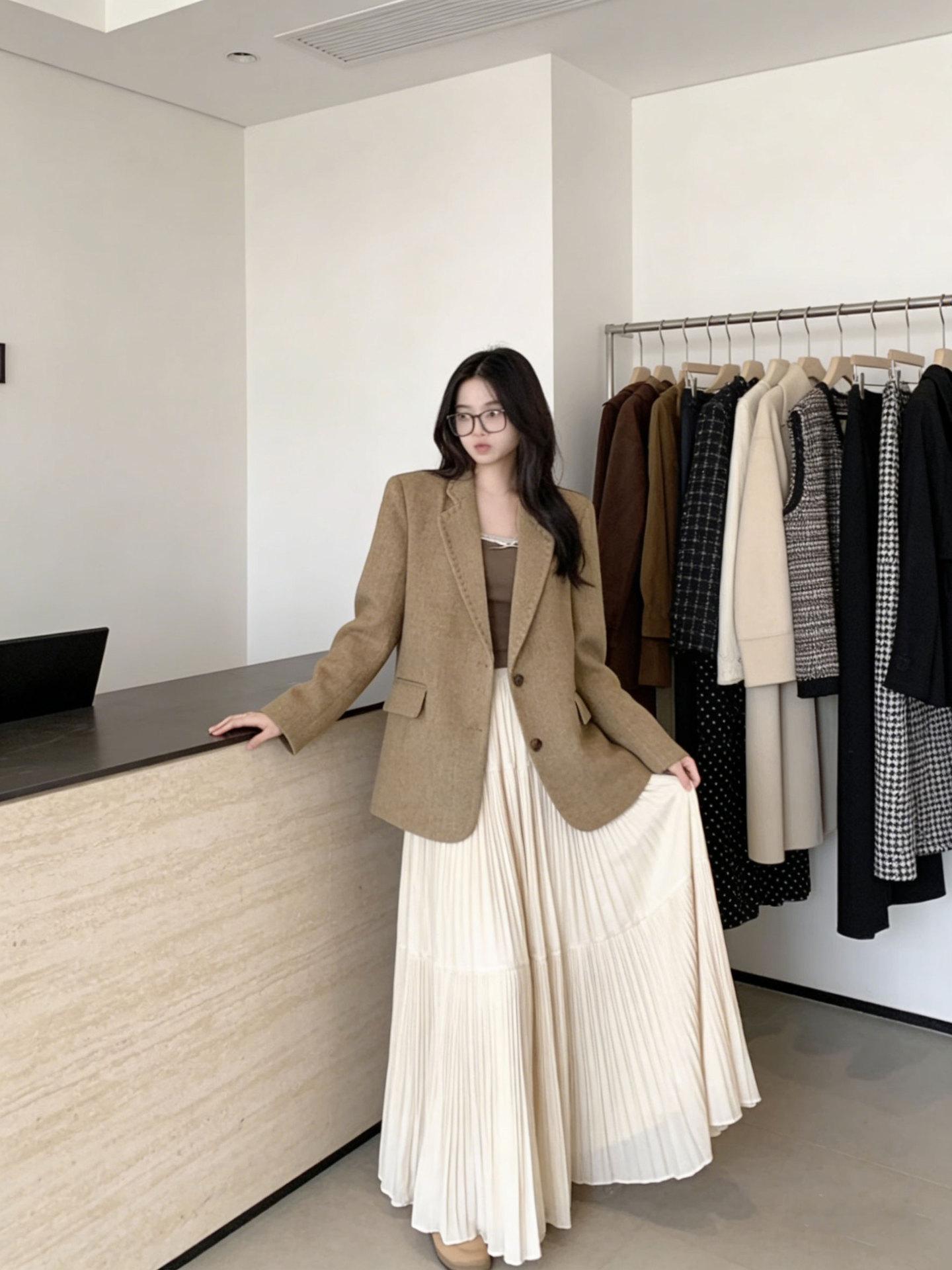 Early Spring French Style Minimalist Suit Jacket & Skirt Set for Women L
Early Spring French Style Minimalist Suit Jacket & Skirt Set for Women L