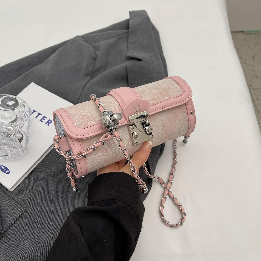 Chic Soft Round Womens Crossbody Chain Bag In Stylish Colors Perfect For Everyday Use And Fashionable Outfits WhitePink
Chic Soft Round Womens Crossbody Chain Bag In Stylish Colors Perfect For Everyday Use And Fashionable Outfits WhitePink