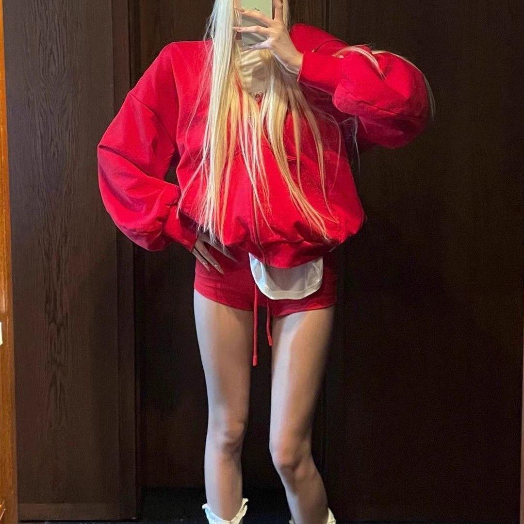 Women s Designer Embroidered Hoodie & Red Shorts Set - Spring/Autumn Casual Wear M (100-110 lbs) красный
Women s Designer Embroidered Hoodie & Red Shorts Set - Spring/Autumn Casual Wear M (100-110 lbs) красный
