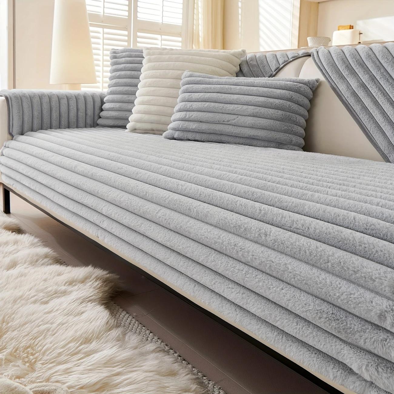 Утолщенный плюшевый полосатый чехол на диван из искусственного кроличьего меха с противоскользящим покрытием, для зимней гостиной, декор сиденья дивана, накидка, полотенце для дивана 90x90cm светло-серый
Утолщенный плюшевый полосатый чехол на диван из искусственного кроличьего меха с противоскользящим покрытием, для зимней гостиной, декор сиденья дивана, накидка, полотенце для дивана 90x90cm светло-серый