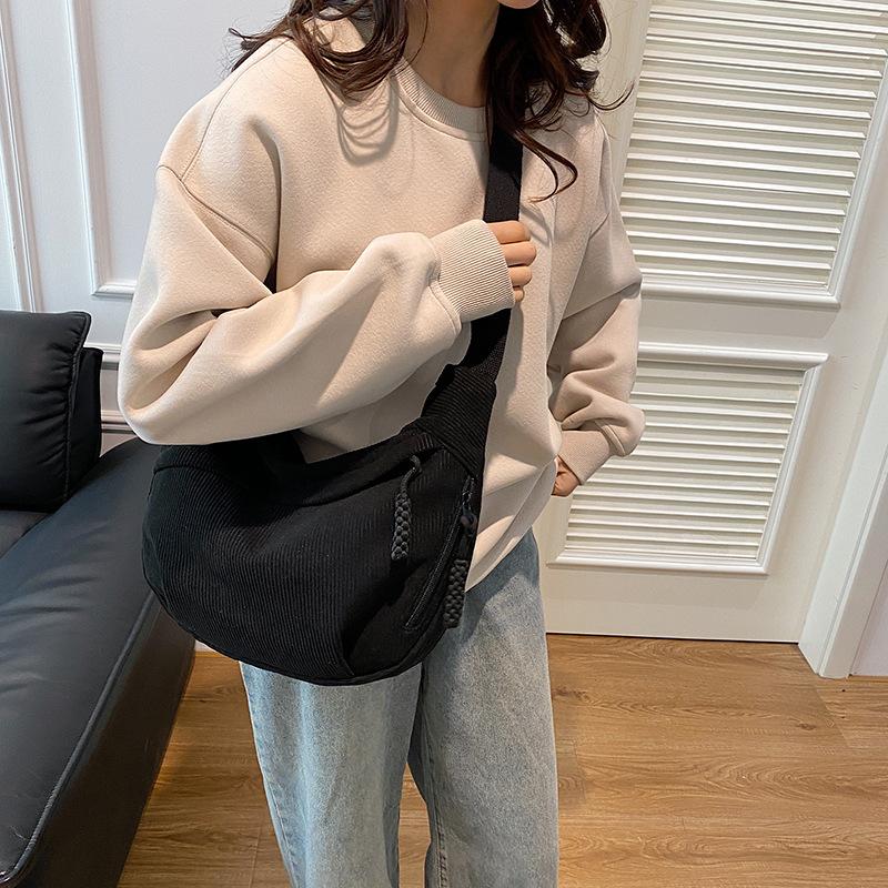 Strip fresh large capacity new corduroy casual literary single shoulder messenger women s bag чёрный
Strip fresh large capacity new corduroy casual literary single shoulder messenger women s bag чёрный