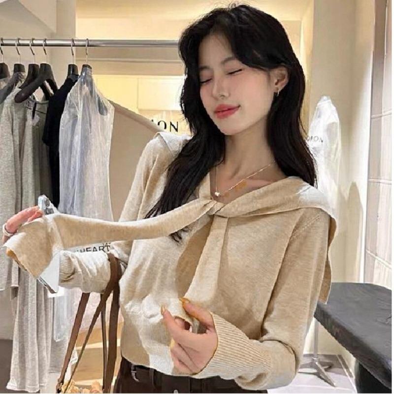 Вязаный свитер с темно-синей полосатой лентой на шее, короткий базовый топ с уникальным чувством дизайна для женщин на начало осени One size хаки
Вязаный свитер с темно-синей полосатой лентой на шее, короткий базовый топ с уникальным чувством дизайна для женщин на начало осени One size хаки