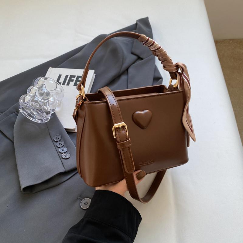 Простая дизайнерская красная сумка-мешок Love Crossbody из высококачественной кожи с цепочками, новая легкая роскошная ручная сумка-ведро Mini(Max Length<20cm)