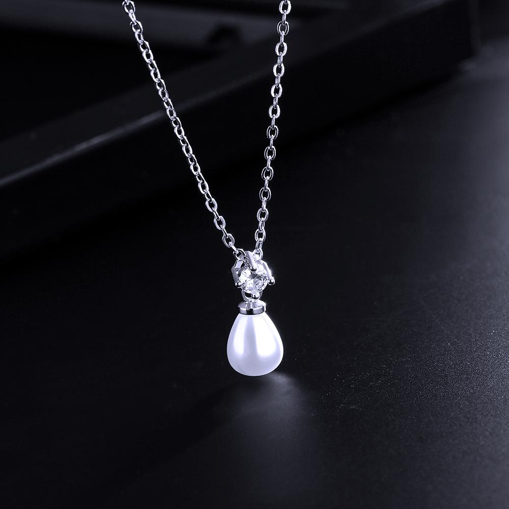 ZAKOL Изысканное ожерелье с подвеской в виде капли воды из имитации циркона для женщин, корейская мода, хрустальный циркон, свадебный циркон WHITE
ZAKOL Изысканное ожерелье с подвеской в виде капли воды из имитации циркона для женщин, корейская мода, хрустальный циркон, свадебный циркон WHITE