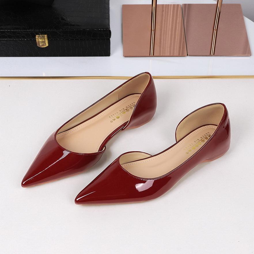 Pointed women s shoes, inner height of the slope heel, patent leather, glossy side air, shallow mouth French single shoes, showing a thin pedal (one size larger) 41 бордовий
Pointed women s shoes, inner height of the slope heel, patent leather, glossy side air, shallow mouth French single shoes, showing a thin pedal (one size larger) 41 бордовий