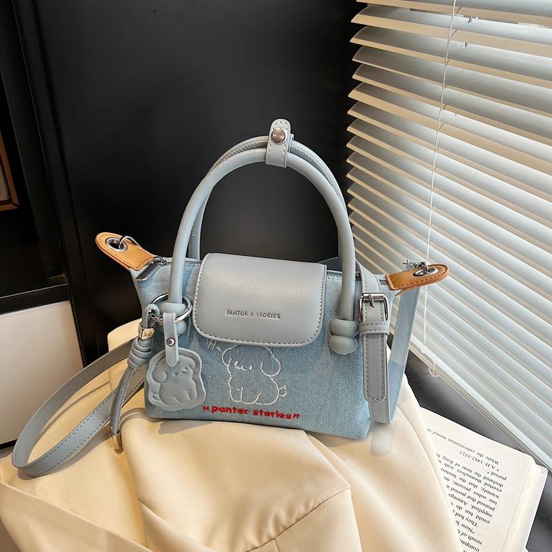 Niche shoulder bag 2025 new denim dumpling bag portable women s bag trend texture versatile messenger bag
Niche shoulder bag 2025 new denim dumpling bag portable women s bag trend texture versatile messenger bag