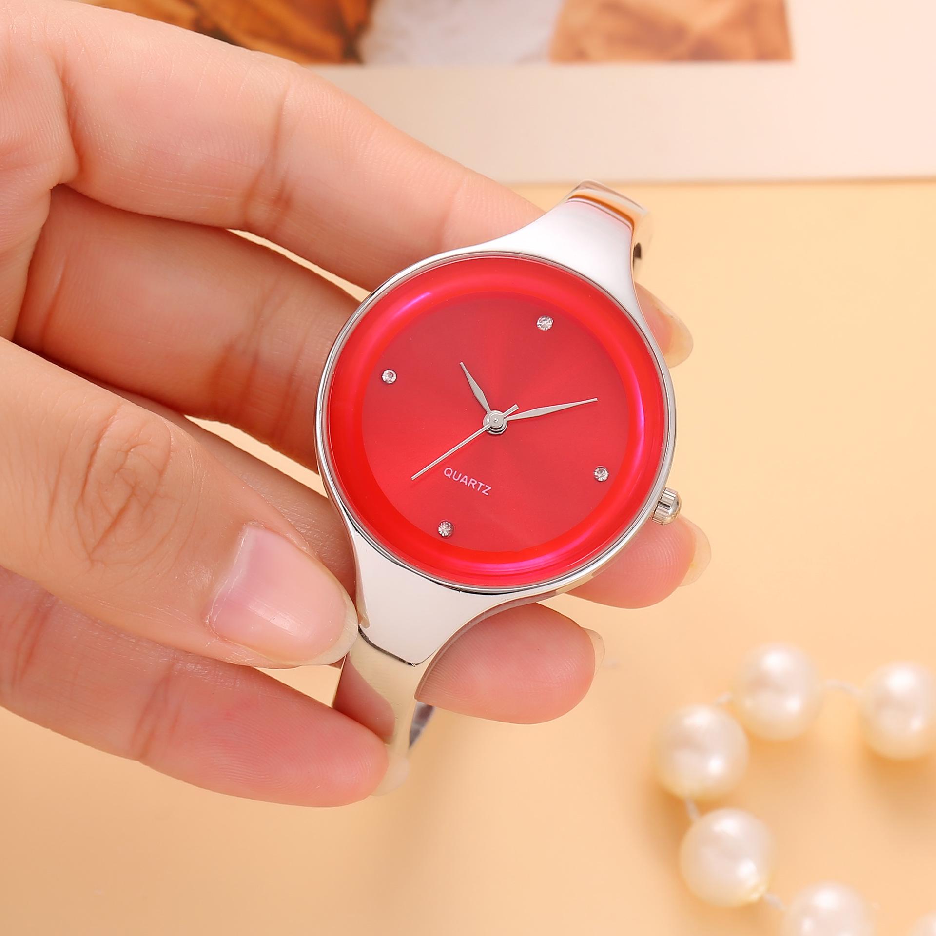 Minimalist Quartz Women s Watch: European & American Fashionable Bestseller Bracelet, No Logo, Classic Design
Minimalist Quartz Women s Watch: European & American Fashionable Bestseller Bracelet, No Logo, Classic Design