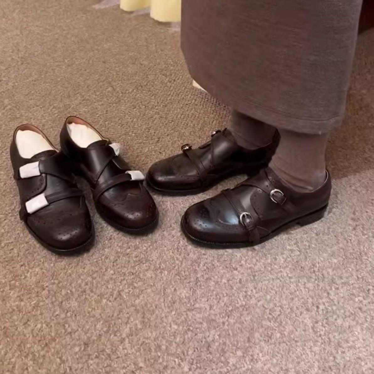 Cowhide version~ Heavy industry leather retro style small leather shoes women s thick heel round head belt buckle loafer single shoes 35 чорний
Cowhide version~ Heavy industry leather retro style small leather shoes women s thick heel round head belt buckle loafer single shoes 35 чорний