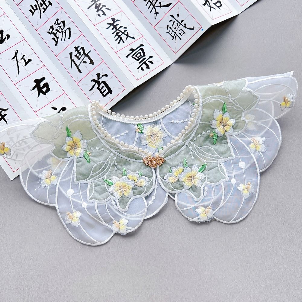 Traditional Embroidered Floral Fake Collar Pearls Shawl Ancient Hanfu Collar Clothes Decoration
Traditional Embroidered Floral Fake Collar Pearls Shawl Ancient Hanfu Collar Clothes Decoration