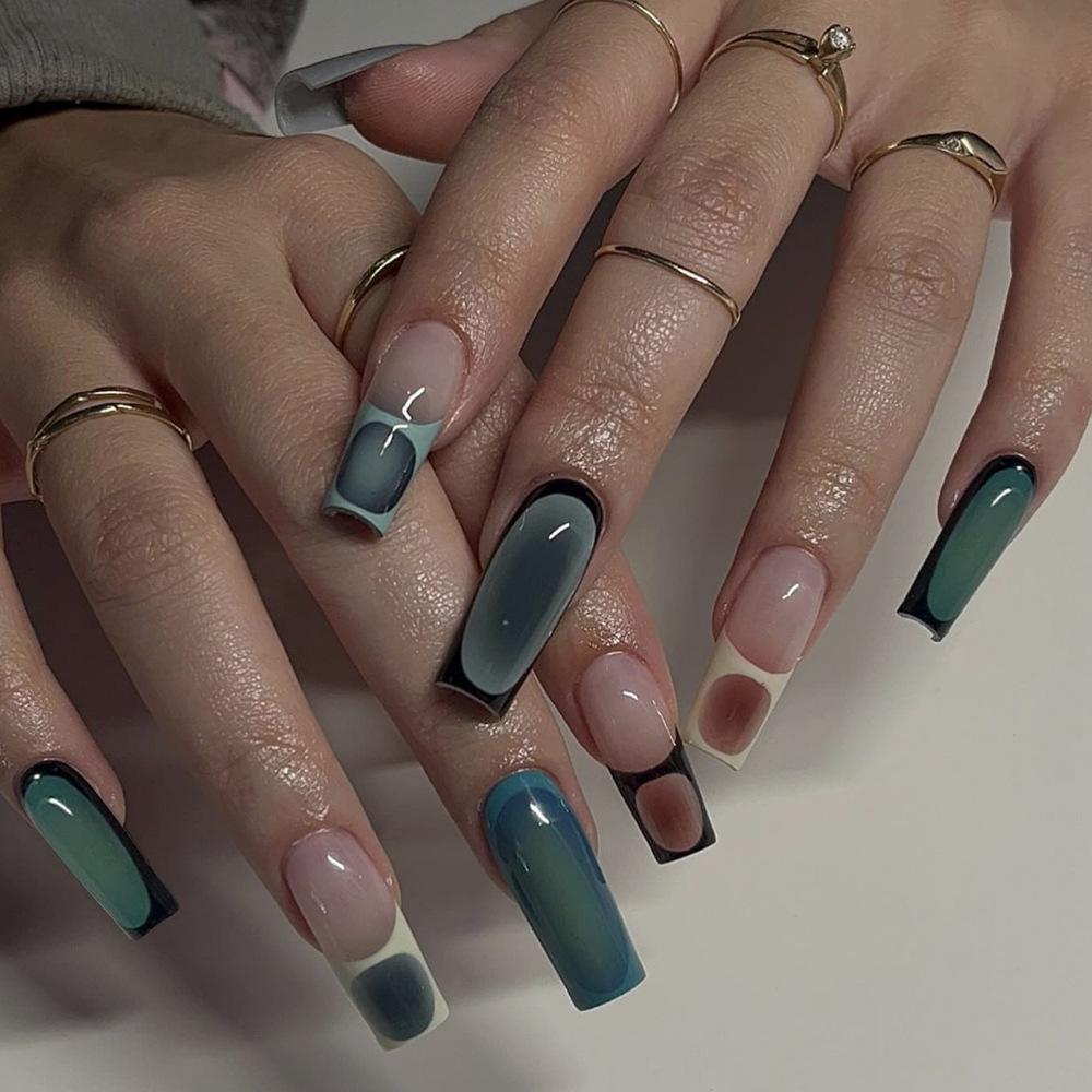 Popular long water pipe wearing nail French green rendering nail art
Popular long water pipe wearing nail French green rendering nail art