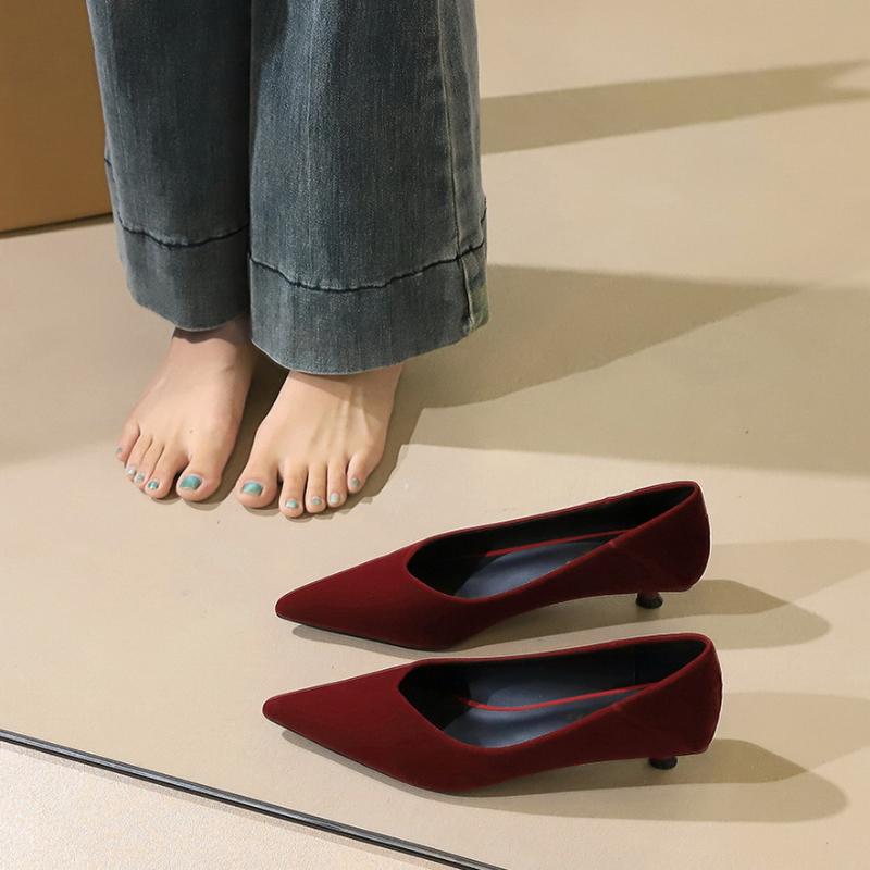Black Velvet Pointed Toe Kitten Heel Pumps For Women Elegant Minimalist Design Comfortable Low Heel Office Party Dress Shoes 35
Black Velvet Pointed Toe Kitten Heel Pumps For Women Elegant Minimalist Design Comfortable Low Heel Office Party Dress Shoes 35