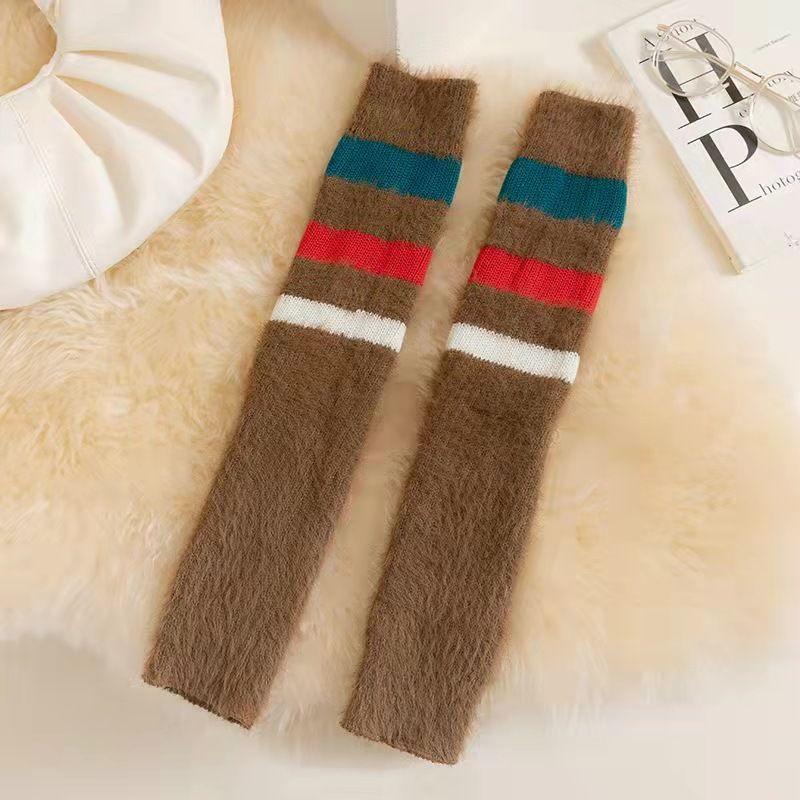 Осенне-зимние гетры для женщин, утолщенные, из меха норки, для защиты ног, теплые, до колена, модные полосатые рукава, чехлы для ног, двойного назначения
Осенне-зимние гетры для женщин, утолщенные, из меха норки, для защиты ног, теплые, до колена, модные полосатые рукава, чехлы для ног, двойного назначения